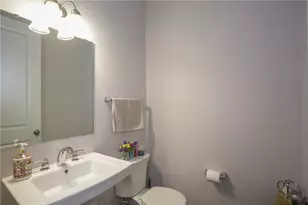 702 England Rd, Cranberry Township, PA 16066 - Photo 9