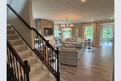 140 Victoria Dr, Moon/Crescent Twp, PA 15108 - Photo 5