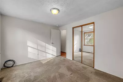 5158 Elmwood Dr, Pittsburgh, PA 15227 - Photo 17