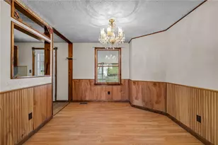 5158 Elmwood Dr, Pittsburgh, PA 15227 - Photo 9