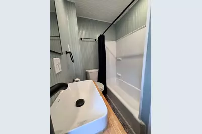 504 Emerson Ave, Farrell, PA 16121 - Photo 21