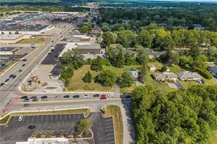 39 S Buhl Farm Dr, Hermitage, PA 16148 - Photo 5