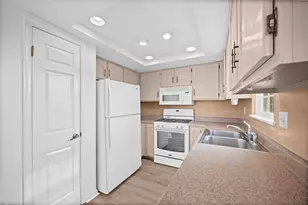 1618 Calico Ct, Bethel Park, PA 15102 - Photo 17