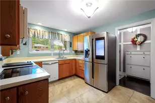 2455 Berkshire Dr, Pittsburgh, PA 15241 - Photo 9