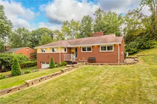 2455 Berkshire Dr, Pittsburgh, PA 15241 - Photo 3