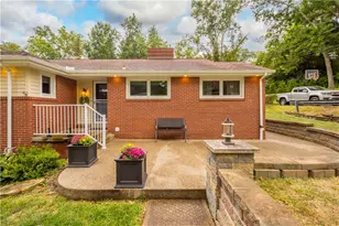 2455 Berkshire Dr, Pittsburgh, PA 15241 - Photo 33