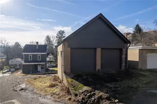 127 E Woodford Ave, Pittsburgh, PA 15210 - Photo 43