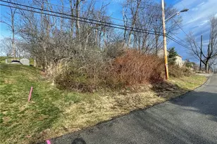 863 Dunster St, Pittsburgh, PA 15226 - Photo 1