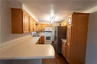 199 Spruce St, Mount Pleasant Township, PA 15666 - Photo 9