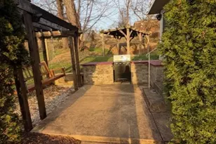 2201 Parklyn St, Pittsburgh, PA 15234 - Photo 39