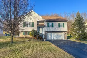 536 Lori Dr, Allegheny Township, PA 15656 - Photo 1