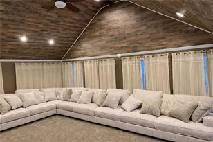 989 Blackhawk Rd, Beaver Falls, PA 15010 - Photo 5