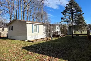 35 Emerald Dr, Pine Township, PA 16127 - Photo 1