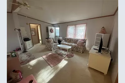 35 Emerald Dr, Pine Township, PA 16127 - Photo 7