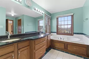 370 Cobblestone Cir, Robinson Twp, PA 15136 - Photo 23