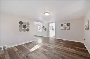 2625 Oakhill Dr, South Park, PA 15129 - Photo 7