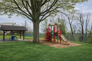 209 Video Dr, Munhall, PA 15120 - Photo 33