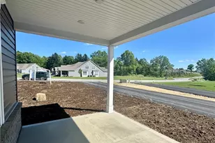 109 Independence Dr, Jefferson Township, PA 16023 - Photo 3
