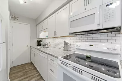 1110 Chatham Park Dr #E, Scott Township, PA 15216 - Photo 33