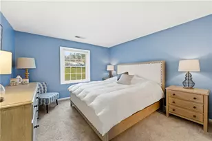 1110 Chatham Park Dr, Scott Township, PA 15216 - Photo 17