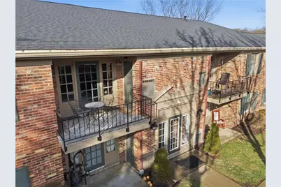 1110 Chatham Park Dr #E, Scott Township, PA 15216 - Photo 1