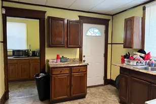 304 Spruce Ave, Sharon, PA 16146 - Photo 7