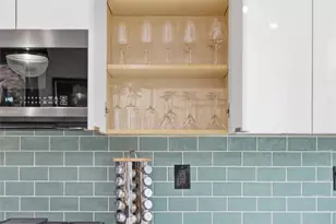 5228 Dresden Wy, Pittsburgh, PA 15201 - Photo 11