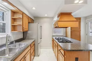 2007 Garrick Dr, Pittsburgh, PA 15235 - Photo 13