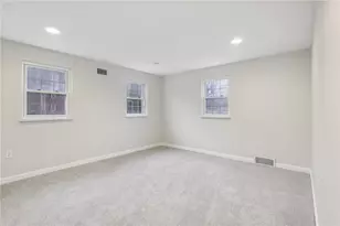 2007 Garrick Dr, Pittsburgh, PA 15235 - Photo 23