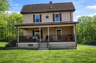 17 Dusty Ln, Grove City Boro, PA 16127 - Photo 1