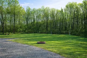 17 Dusty Ln, Grove City Boro, PA 16127 - Photo 5