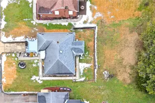 660 Circle Dr, Rostraver, PA 15012 - Photo 11