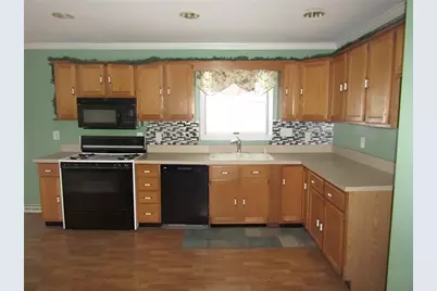 165 Oakdale Dr, Zelienople, PA 16063 - Photo 13