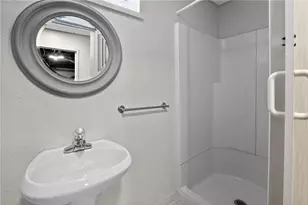 3341 Recker Dr, Pittsburgh, PA 15227 - Photo 9