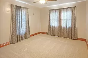 231 E Meyer Ave, New Castle, PA 16105 - Photo 13