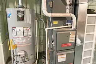 231 E Meyer Ave, New Castle, PA 16105 - Photo 17