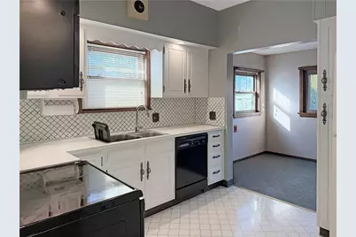 231 E Meyer Ave, New Castle, PA 16105 - Photo 7