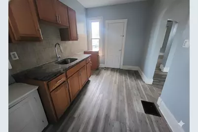 703 French St, Farrell, PA 16121 - Photo 5