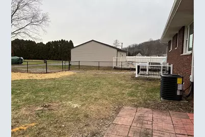 215 Martin Ave, Ellport, PA 16117 - Photo 17