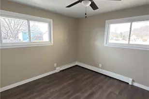 215 Martin Ave, Ellport Boro, PA 16117 - Photo 9