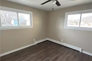 215 Martin Ave, Ellport, PA 16117 - Photo 9