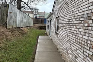 210 Carson St, Springdale Township, PA 15144 - Photo 7