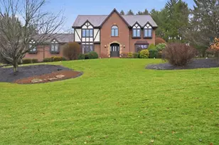 1500 Fox Chase Dr, Pittsburgh, PA 15143 - Photo 1