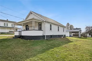 278 E Smithfield St, Mount Pleasant Township, PA 15666 - Photo 1