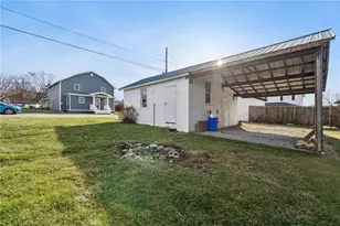 278 E Smithfield St, Mount Pleasant Township, PA 15666 - Photo 27