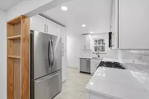 8061 Lindisfarne Dr, Pittsburgh, PA 15237 - Photo 7