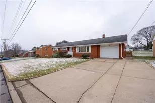 136 Joanne Dr, Latrobe, PA 15650 - Photo 3