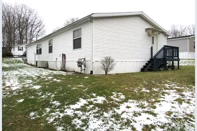 719 Joy Ln, Center Township, PA 16001 - Photo 3