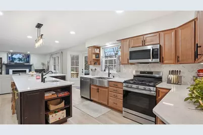 402 Lundy Ct, Cranberry Township, PA 16066 - Photo 11