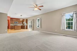 613 Glengarry Ct, Pittsburgh, PA 15239 - Photo 7